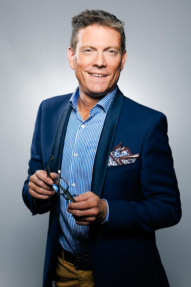 Prise d’image en studio avec éclairage professionnel adapté aux visages CEO