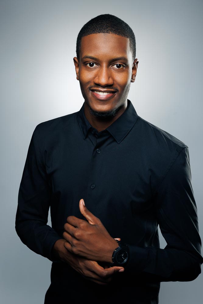 Séance photo corporate avec éclairage professionnel pour un rendu naturel et valorisant