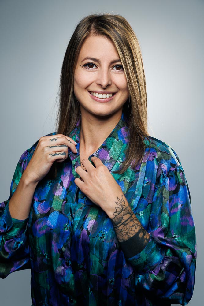 Portrait soigneusement retouché, favorisant une image sincere et accueillante