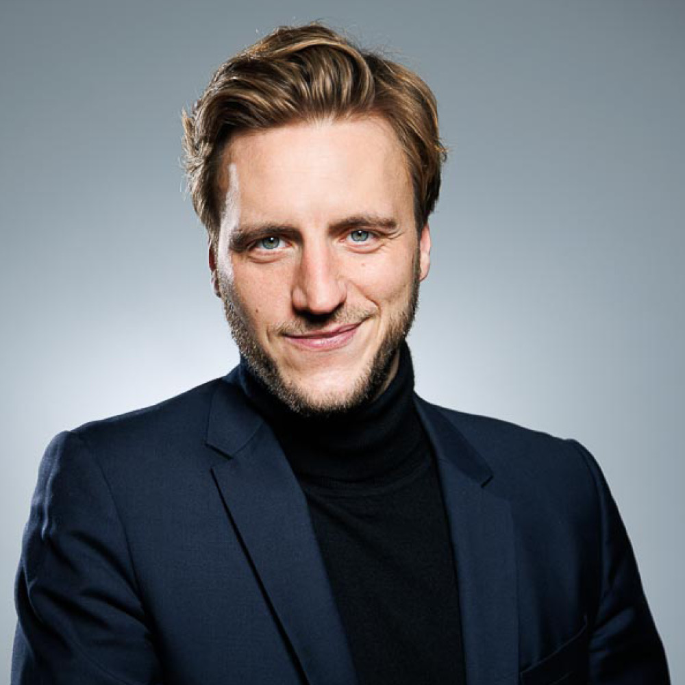 Portrait professionnel d'un homme en costume pour photo de CV